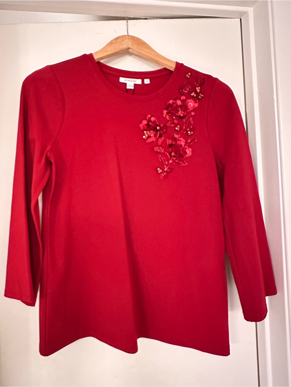 NWT Chico's Embellished Ponte Top Size 0 S US. S Red Sequin Beaded Floral